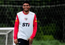 São Paulo parabeniza volante Casemiro por 32º aniversário - Gazeta Esportiva